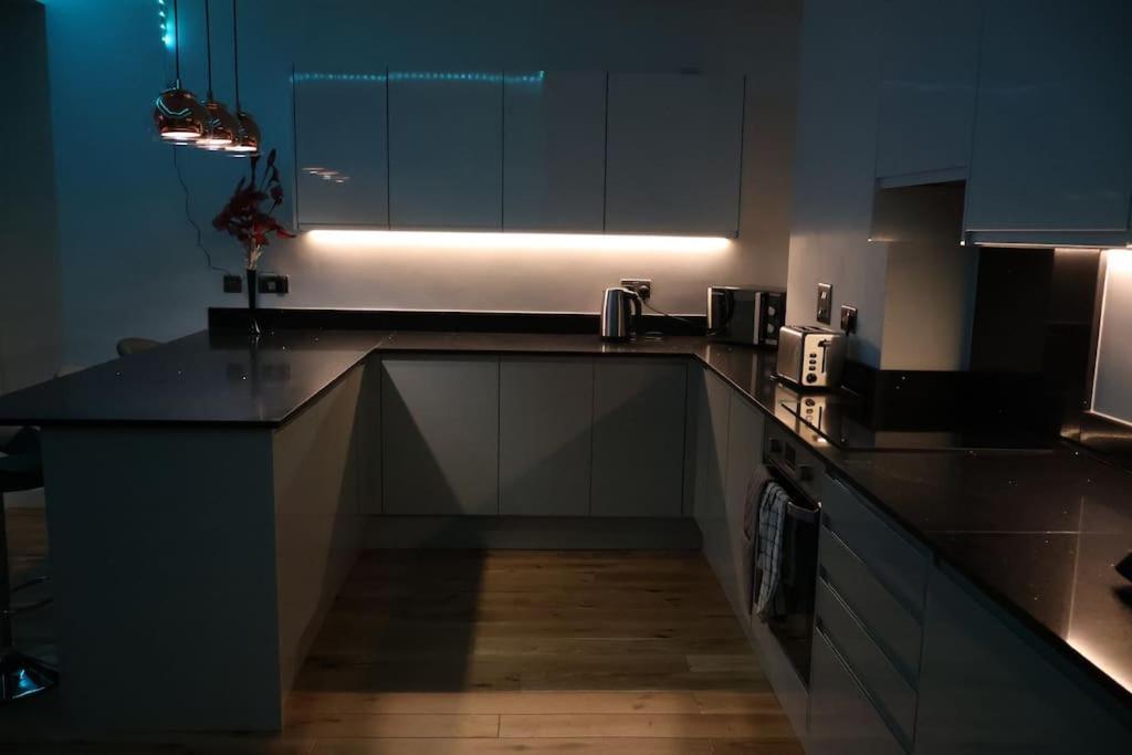 Modern House In Birmingham Villa Dış mekan fotoğraf