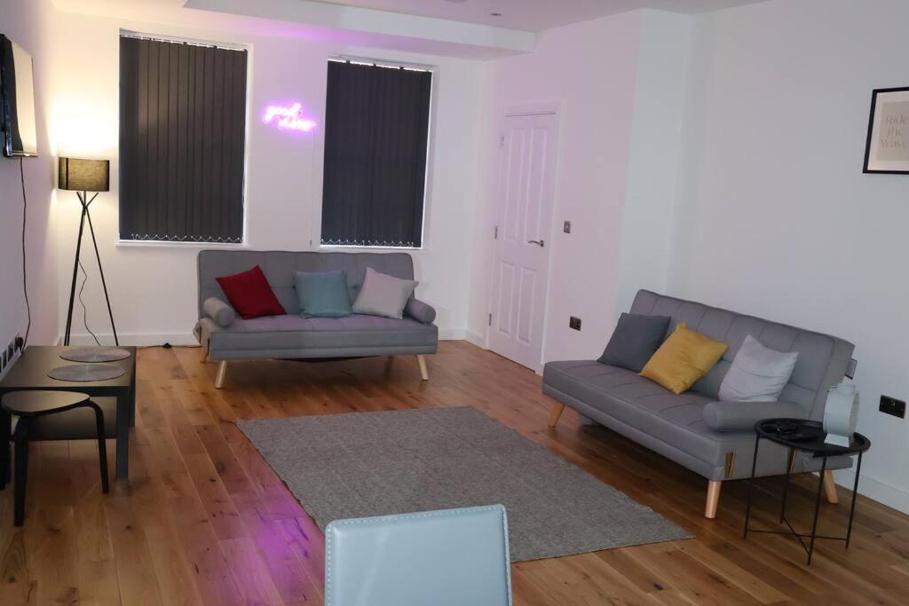Modern House In Birmingham Villa Dış mekan fotoğraf